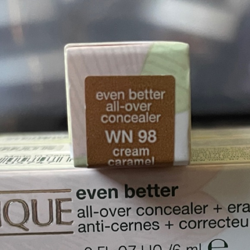 Clinique Even Better Concealer in WN 98 cream caramel